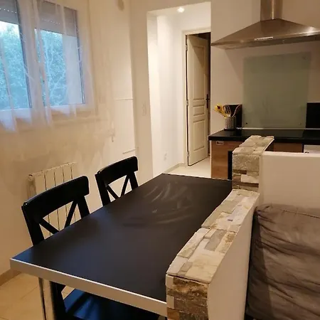 T2 Rez De Proche Bord De Apartman